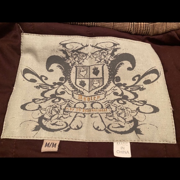 Ashley Zipper Vest - Picture 5 of 6